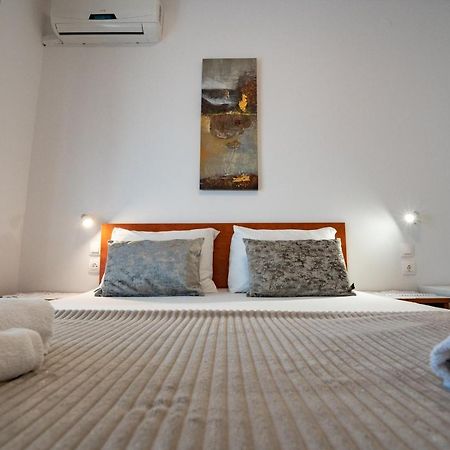 Rooms Magnolia With Pool Novalja Exterior foto