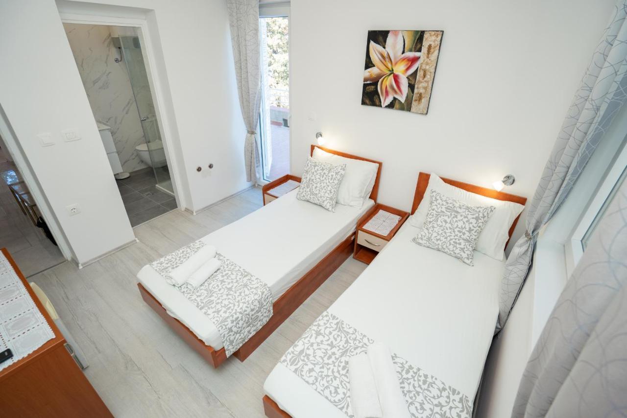 Rooms Magnolia With Pool Novalja Exterior foto