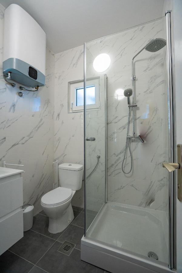Rooms Magnolia With Pool Novalja Exterior foto