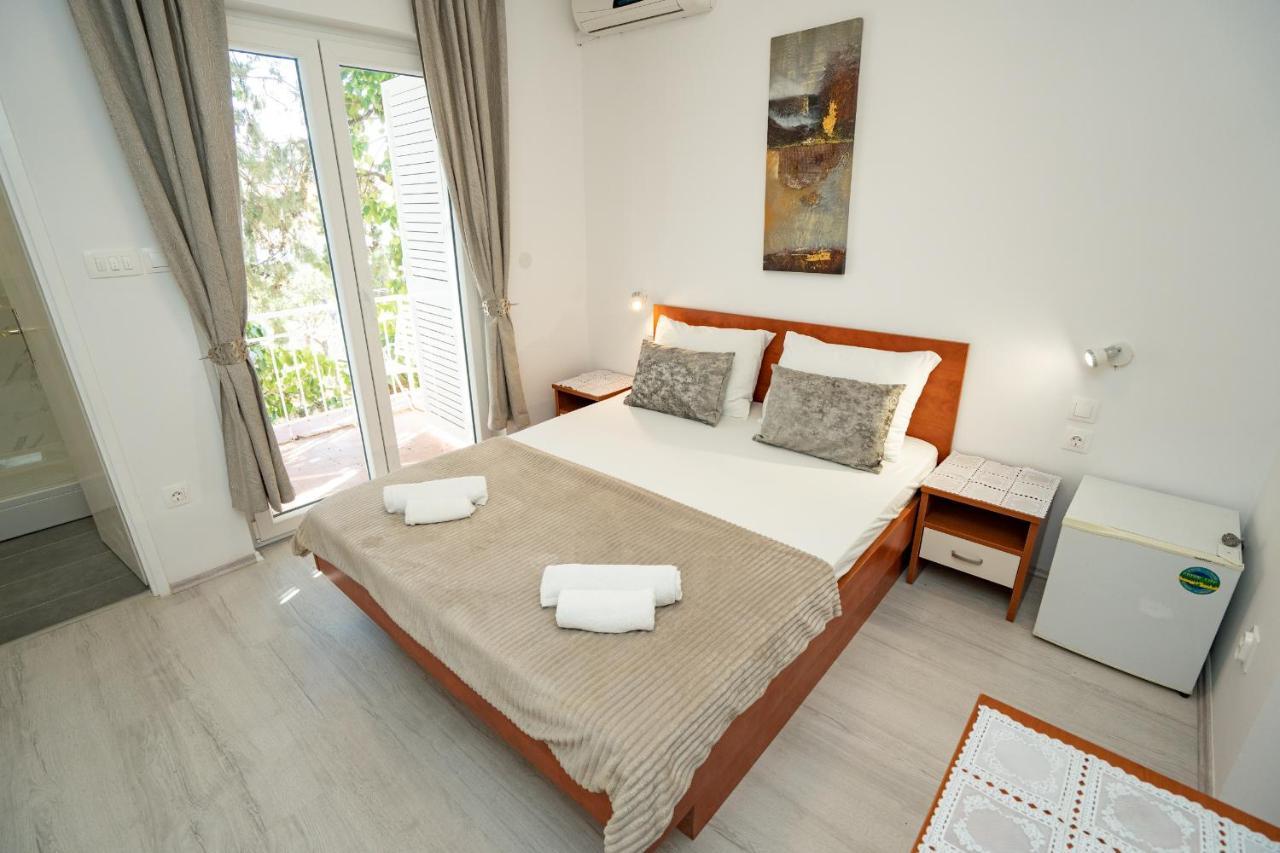 Rooms Magnolia With Pool Novalja Exterior foto