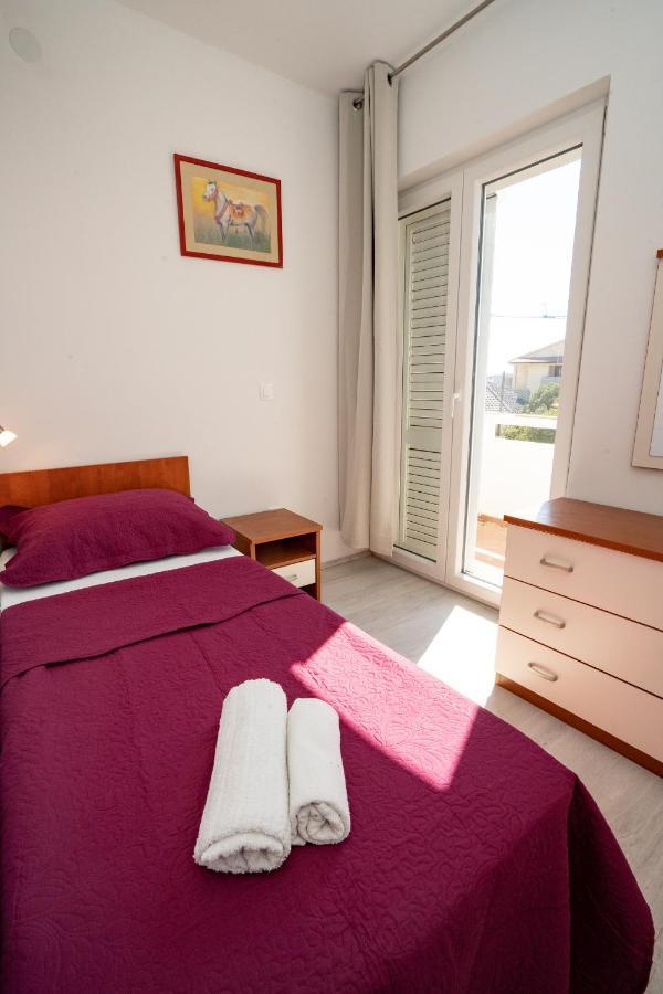Rooms Magnolia With Pool Novalja Exterior foto