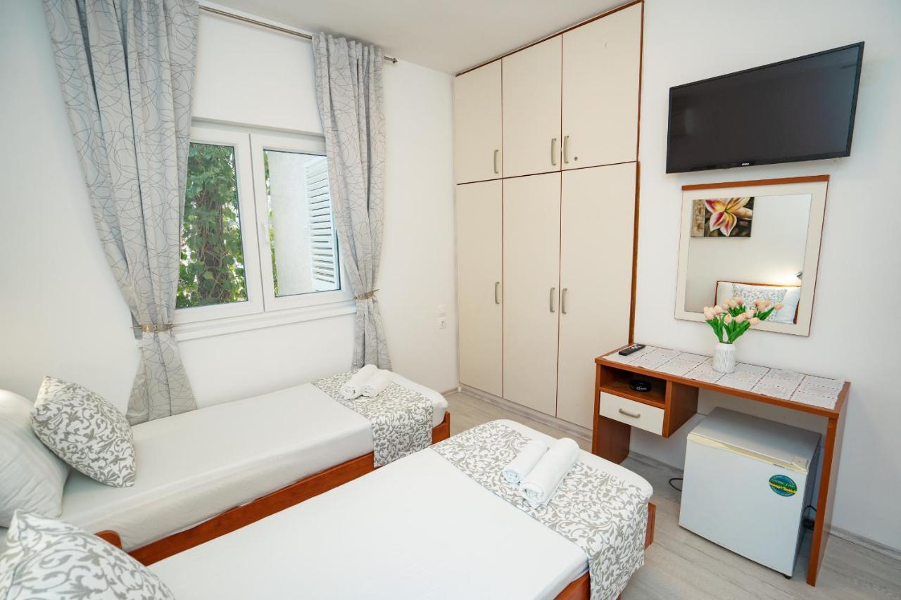 Rooms Magnolia With Pool Novalja Exterior foto