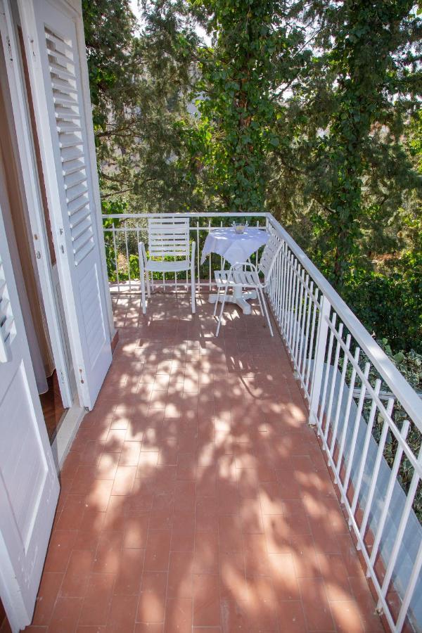 Rooms Magnolia With Pool Novalja Exterior foto