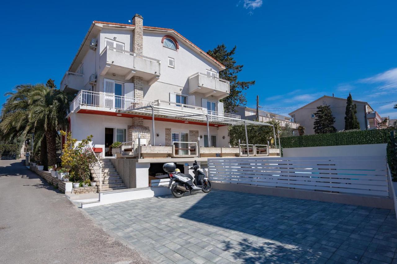Rooms Magnolia With Pool Novalja Exterior foto