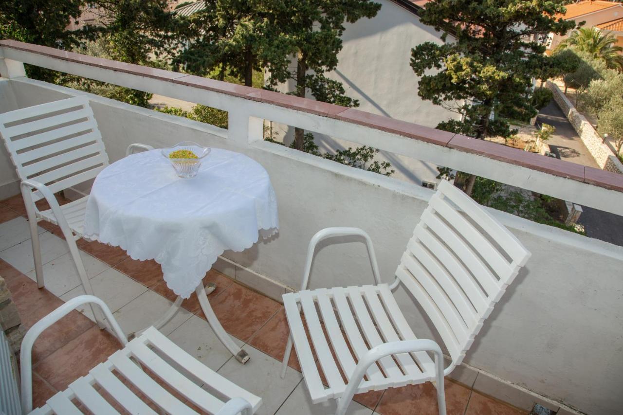 Rooms Magnolia With Pool Novalja Exterior foto